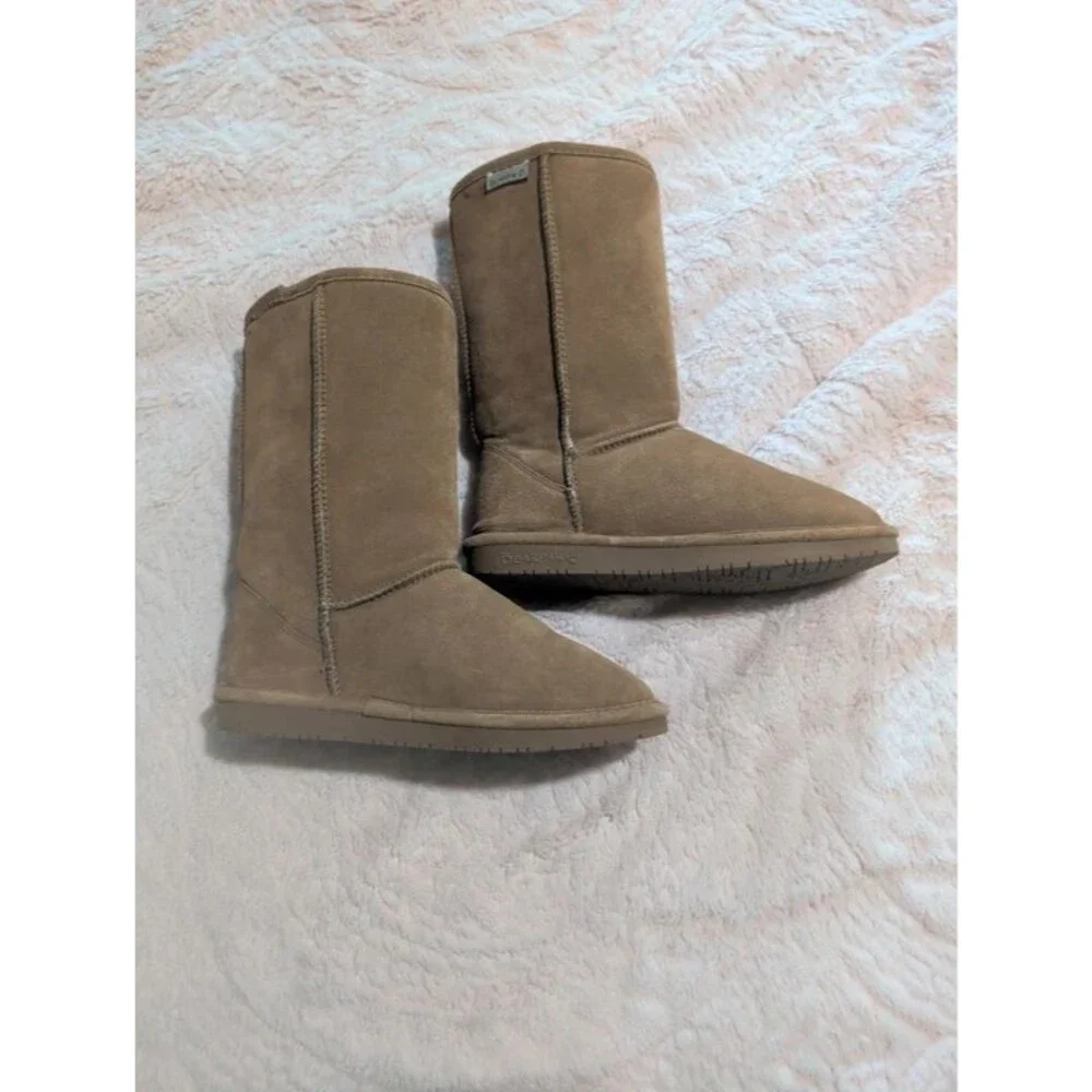 Bearpaw Women's Fuzzy Boots 7